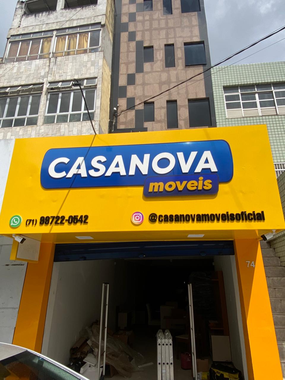 Fachada em ACM amarela da Casanova Móveis